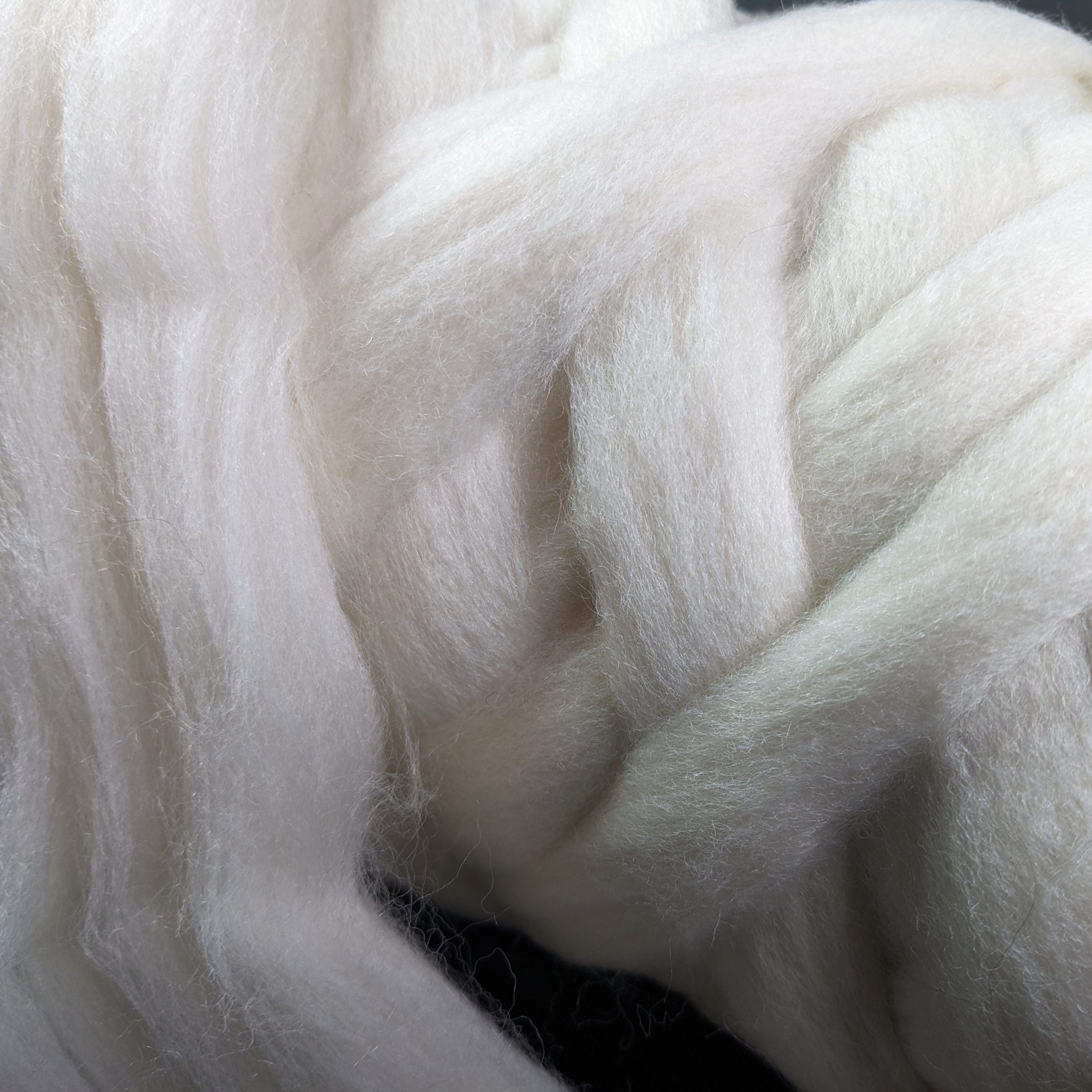 Natural White [Corriedale/Downs/Finnsheep/Merino/Perendale - 27-30 Microns - Combed Top]